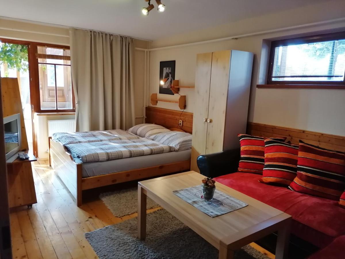 Family House - Apartmany Zuzana Stará Lesná エクステリア 写真